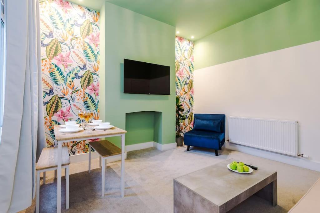 5 Bed Salford Sanctuary Retreat Villa Manchester Eksteriør bilde