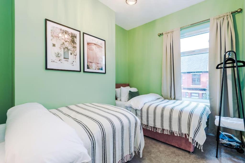 5 Bed Salford Sanctuary Retreat Villa Manchester Eksteriør bilde