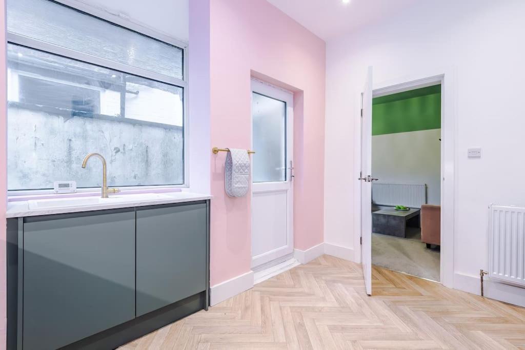 5 Bed Salford Sanctuary Retreat Villa Manchester Eksteriør bilde