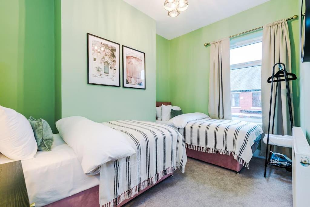 5 Bed Salford Sanctuary Retreat Villa Manchester Eksteriør bilde