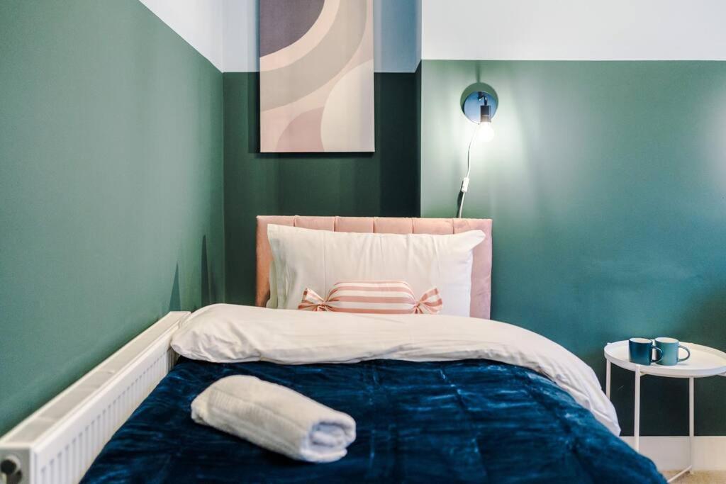 5 Bed Salford Sanctuary Retreat Villa Manchester Eksteriør bilde